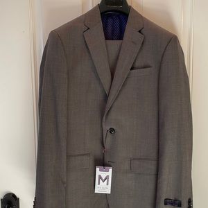 Brand new, never worn, Complete Ted Baker Endurance suit. 38R 100% Italian wool.